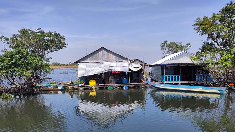 Prek Toal floating village